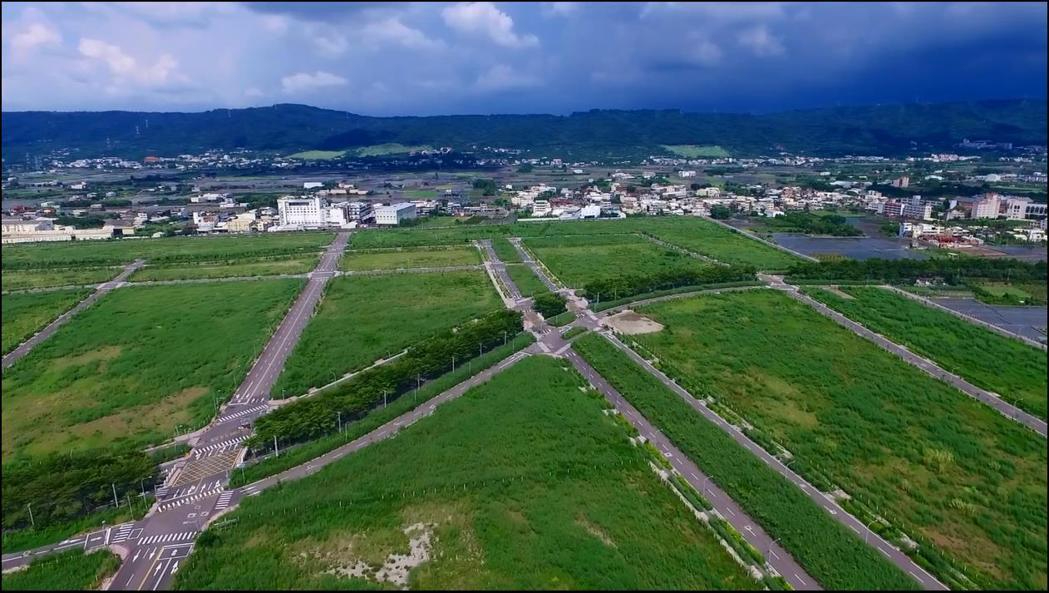 彰化縣政府規劃「高鐵彰化車站特定區樂齡健康產業園區」土地標售案，但今年1月30日辦理第二次土地標售、第一階段資格審查，結果仍因無人投標而流標。圖／彰化縣府提供